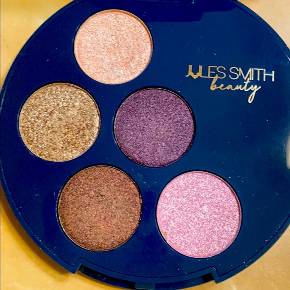 Jules Smith beauty eyeshadow pallet